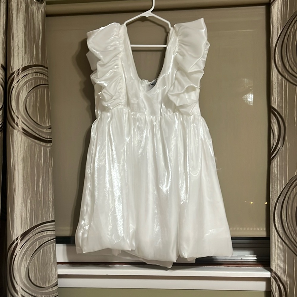 Arula “pearl” white dress